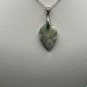 Green Patterned teardrop necklace