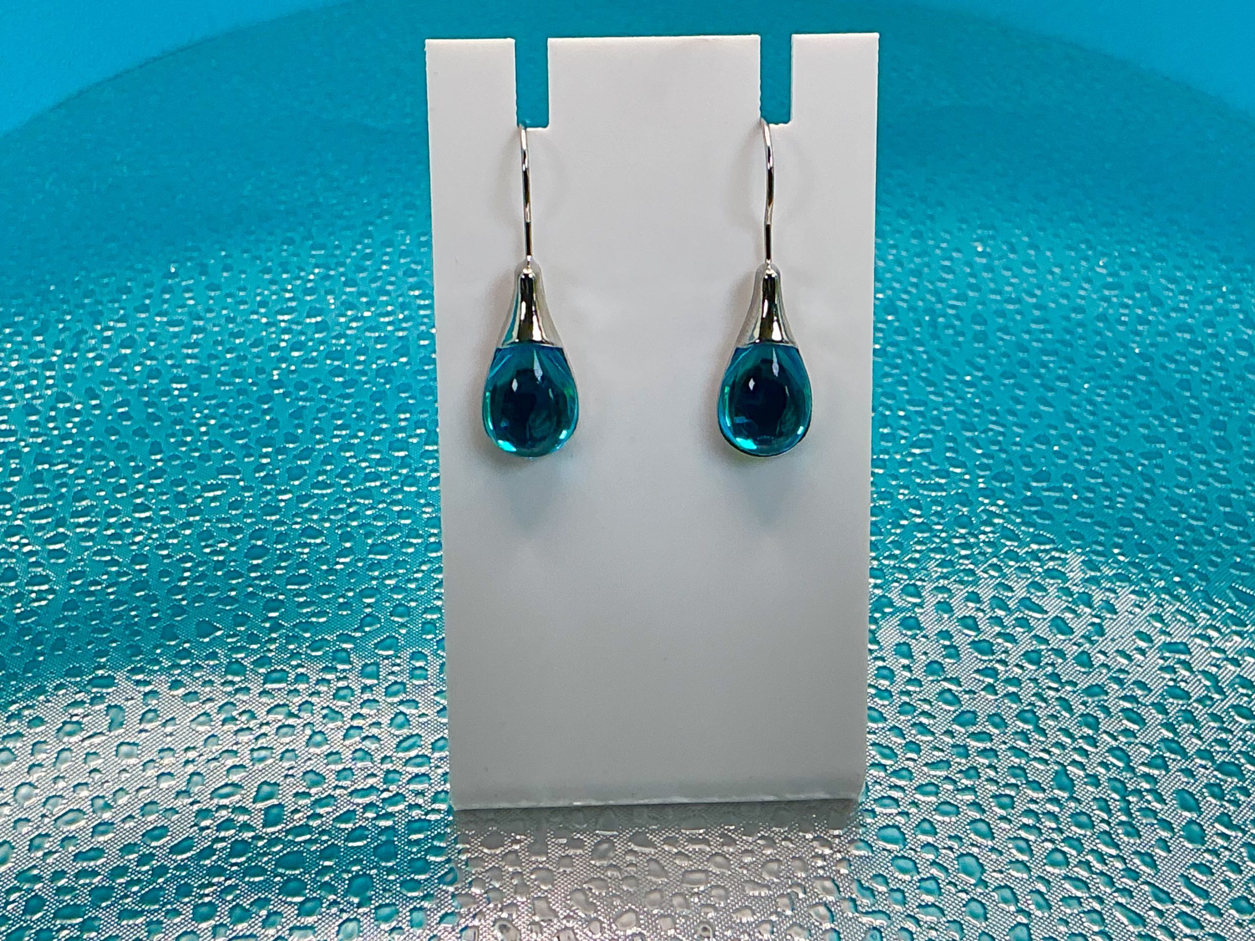 Blue teardrop earrings