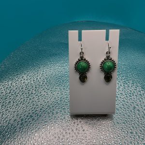 Green agate inlaid earrings