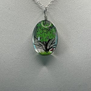 Green Floral patterned necklace